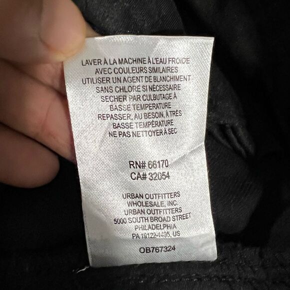 BDG Cara Belted High-Rise Culotte Pleaded Loose Fit Black Denim Jeans Sz 6 - Picture 9 of 11